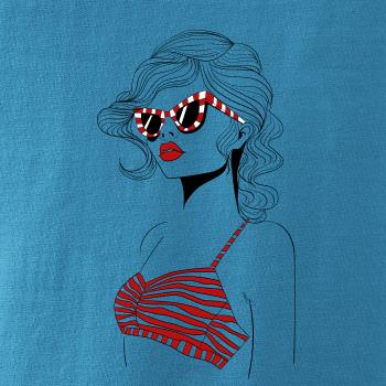 Dívka s červenými plavkami