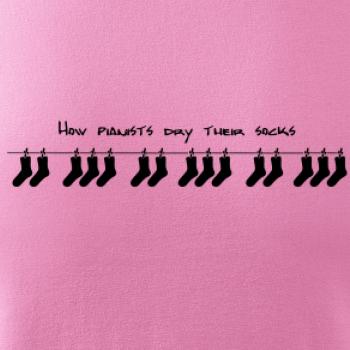How pianists dry their socks