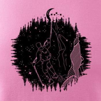 Turista v noční krajině