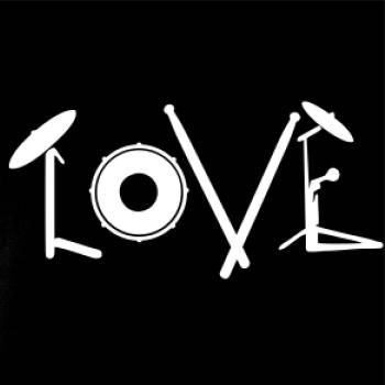 Love bubeník nápis