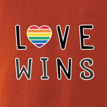 Love wins nápis