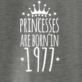 Princesses are born in 1977