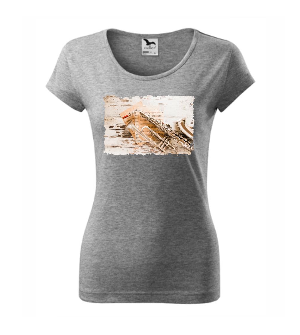 Saxofon fotka dřevo