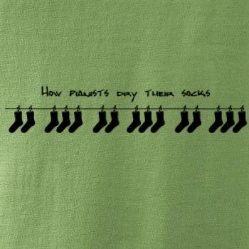 How pianists dry their socks