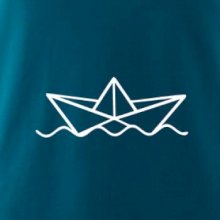 Papírová loďka na vodě