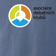 Asociace debatních klubů logo s textem