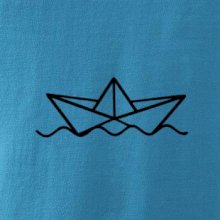 Papírová loďka na vodě