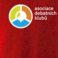 Asociace debatních klubů logo s textem