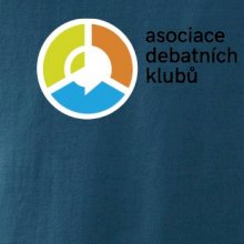 Asociace debatních klubů logo s textem