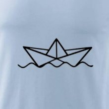 Papírová loďka na vodě