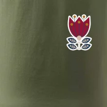 Folklor na prsu květina čtyřlistá