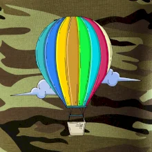 Horkovzdušný balon v oblacích