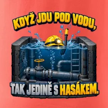 Instalatér pod vodou s hasákem