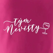 Tým nevěsty červené víno