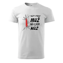 Každý správný muž, má u sebe nůž