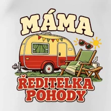 Máma ředitelka pohody rodinné kempování s karavanem
