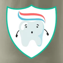 Zoubek na prsu - zubní pasta