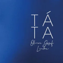 Nápis táta na prsu se jmény dětí