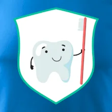 Zoubek na prsu - zubní kartáček