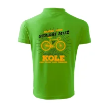 Starší muž - cyklista silniční kolo