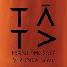 Táta v geometrickém fontu se jmény