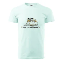 Táta vezu půl domácnosti rodinný karavan