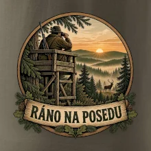 Ráno na posedu myslivec při východu slunce