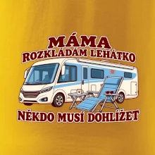 Máma rozkládám lehátko někdo musí dohlížet integrovaný obytňák