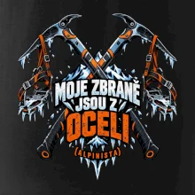 Alpinista se zbraněmi z oceli