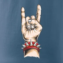 Rocková ruka s náramkem