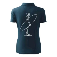 Surfař stojící jedním tahem