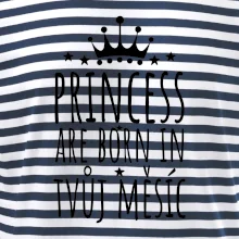 Princesses are born in (vlastní nápis měsíc narození)