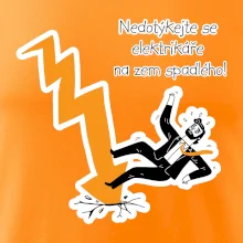Nedotýkejte se elektrikáře na zem spadlého