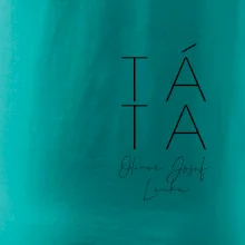 Nápis táta na prsu se jmény dětí