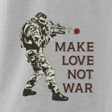 Růže ve zbrani, make love not war