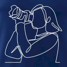 Fotografka stojící jedním tahem