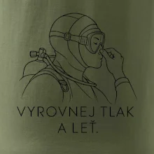 Vyrovnej tlak a leť potápěč v neoprenu držící si nos