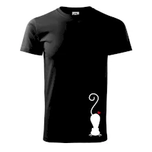 Zamilovaná kočka ležící