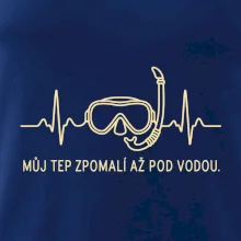 Můj tep zpomalí až pod vodou křivka EKG s maskou a šnorchlem