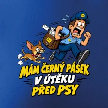 Černý pásek v útěku před psy