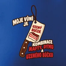 Vůně nafty dýmu a uzeného bůčku