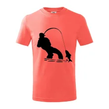 Rybář tahající rybu