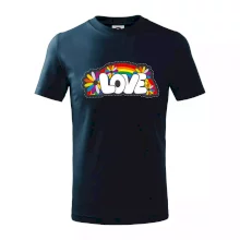 Love s duhou v pozadí