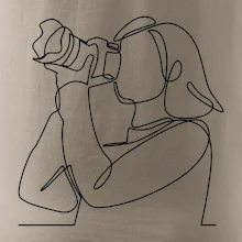 Fotografka stojící jedním tahem