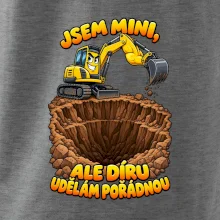 Mini bagr udělá pořádnou díru