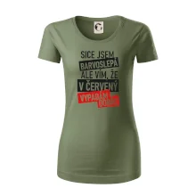 Sice jsem barvoslepá, ale vím, že v červené vypadám dobře