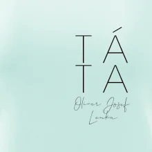 Nápis táta na prsu se jmény dětí