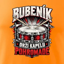 Bubeník drží kapelu pohromadě - červený rockový buben