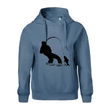 Rybář tahající rybu