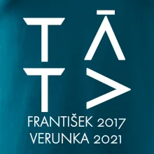 Táta v geometrickém fontu se jmény